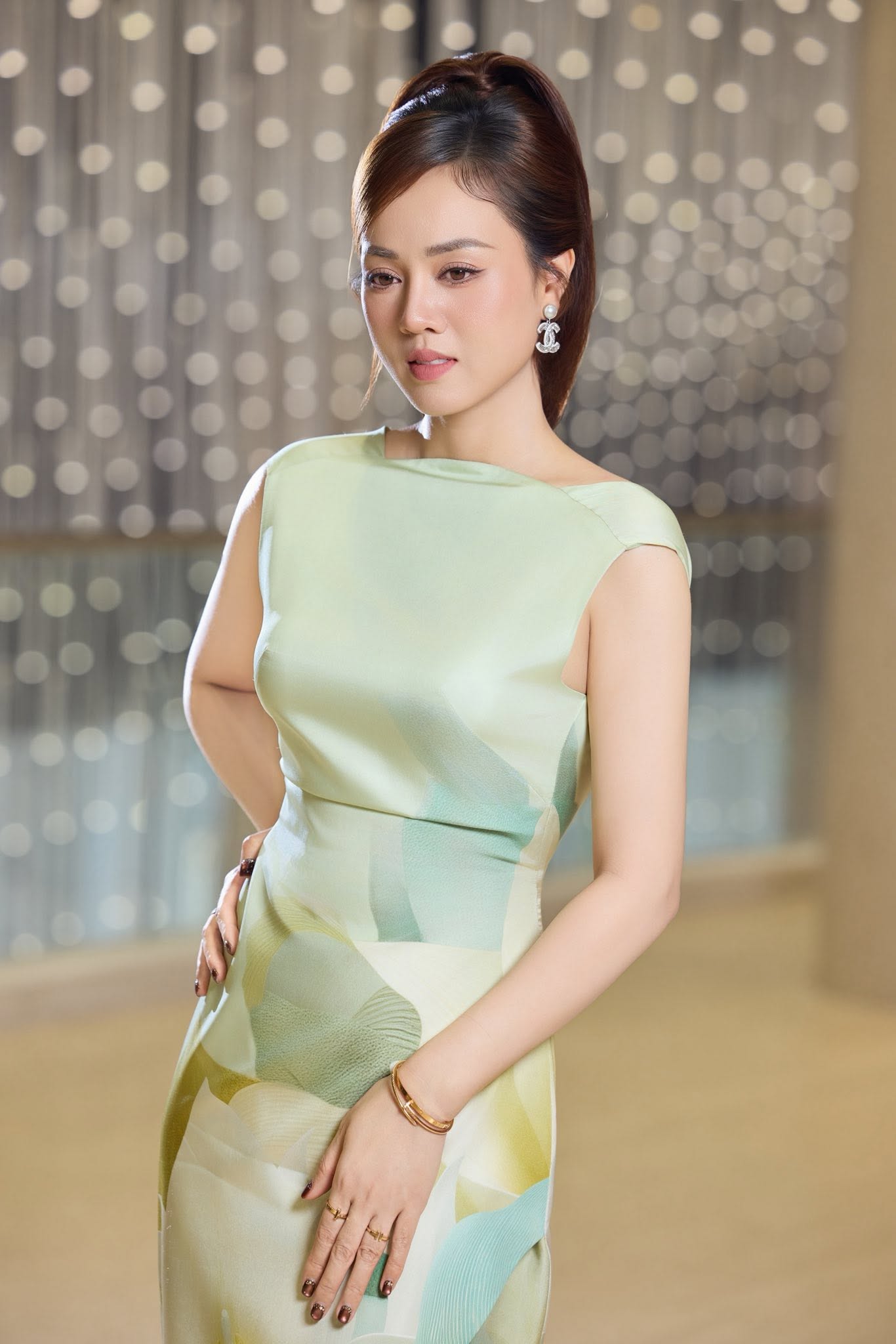 Vợ NS C&ocirc;ng L&yacute;: "T&ocirc;i ngh&egrave;o v&agrave; qu&ecirc; m&ugrave;a lắm"- Ảnh 2.