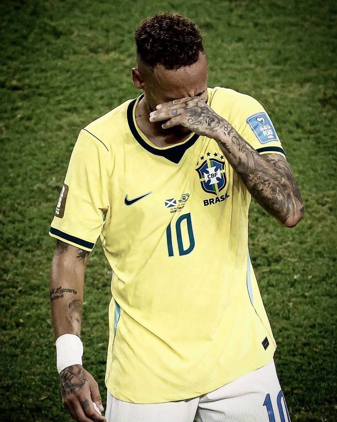 Neymar bật kh&oacute;c!- Ảnh 7.