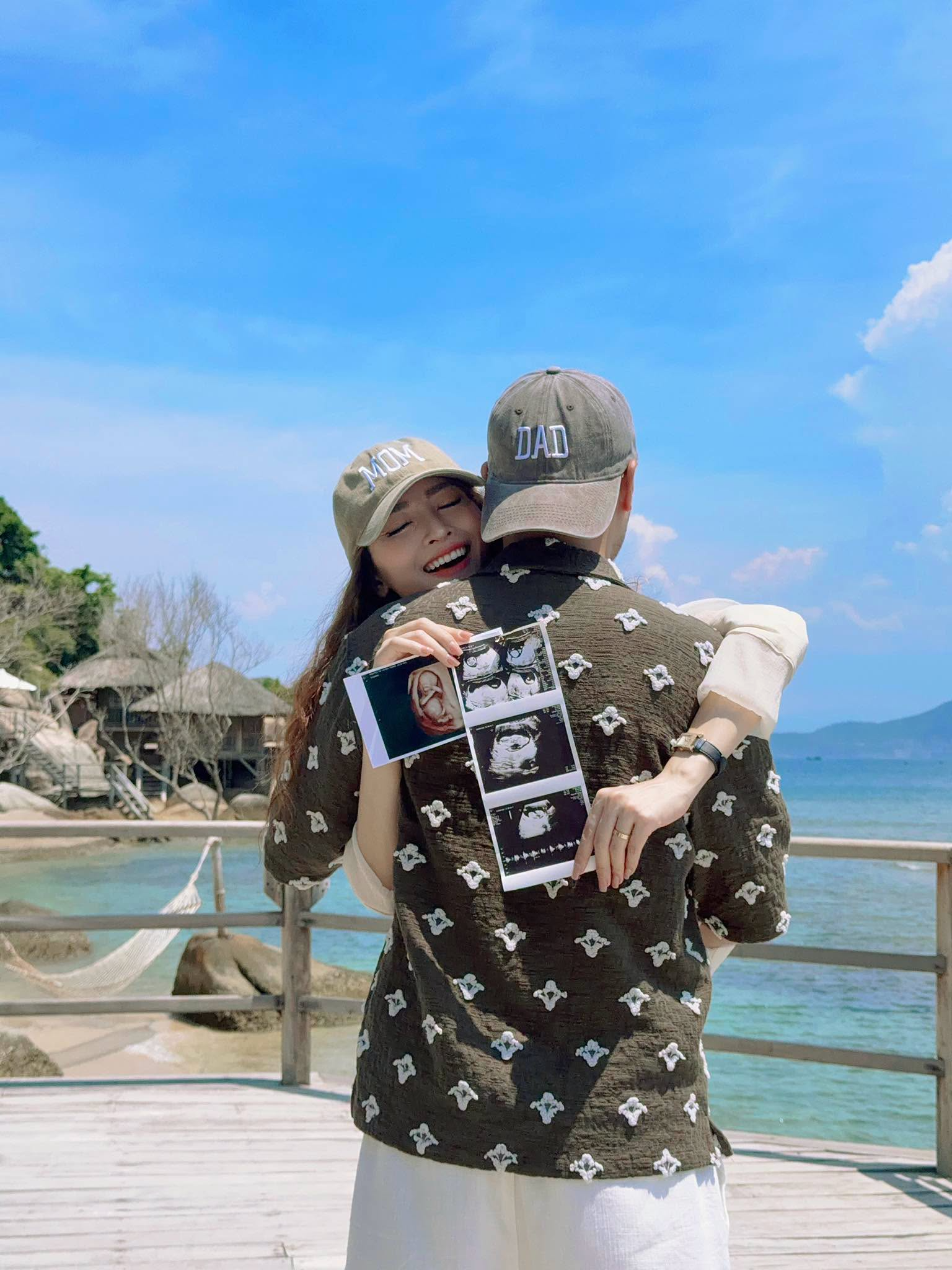 MC quen mặt tr&ecirc;n VTV x&aacute;c nhận mang thai con đầu l&ograve;ng - Ảnh 1.