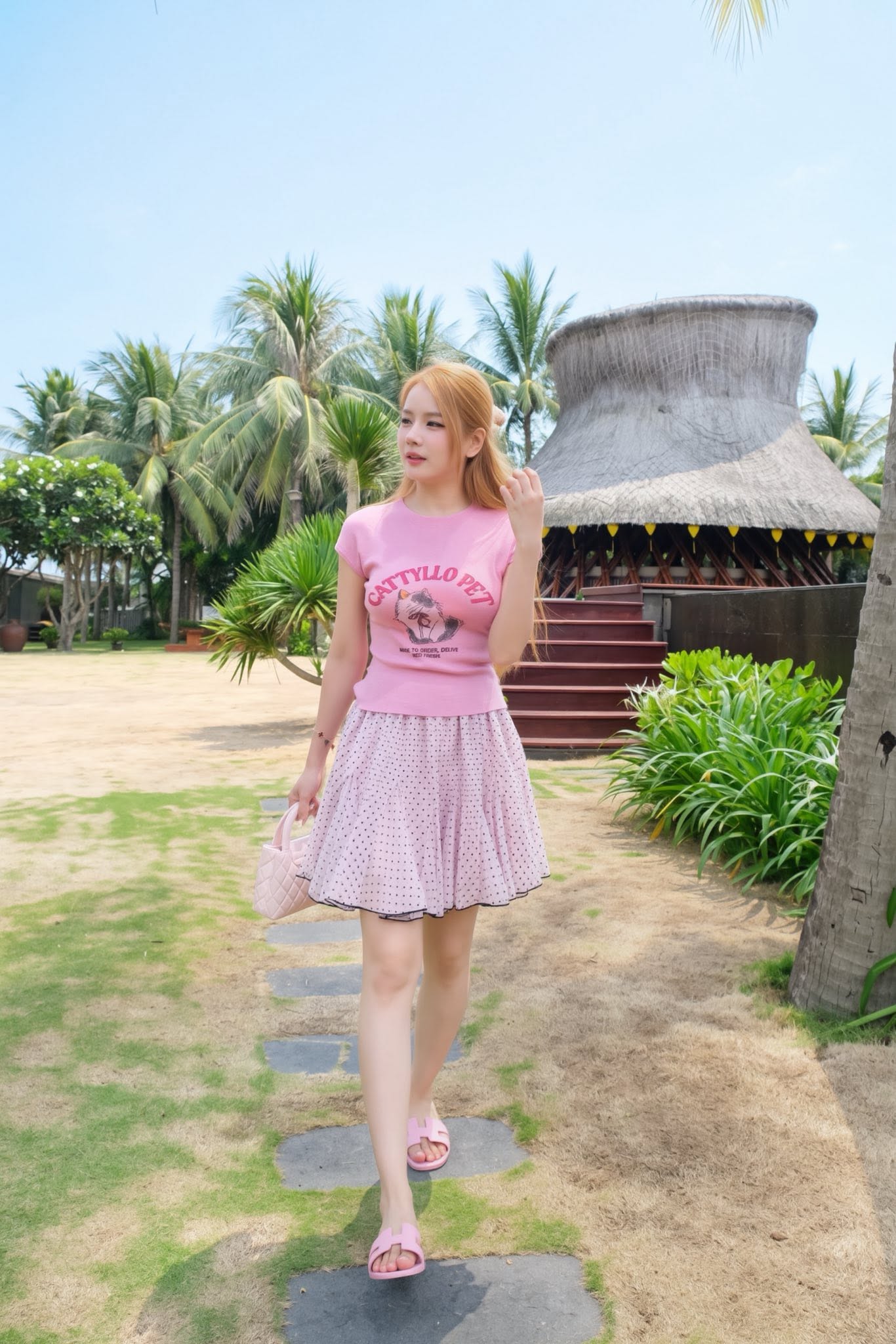 Mỹ nh&acirc;n Vbiz 31 tuổi mặt nhỏ xinh như b&uacute;p b&ecirc;, lần n&agrave;o l&ecirc;n đồ đi biển cũng đẹp "b&ugrave;ng nổ"- Ảnh 6.