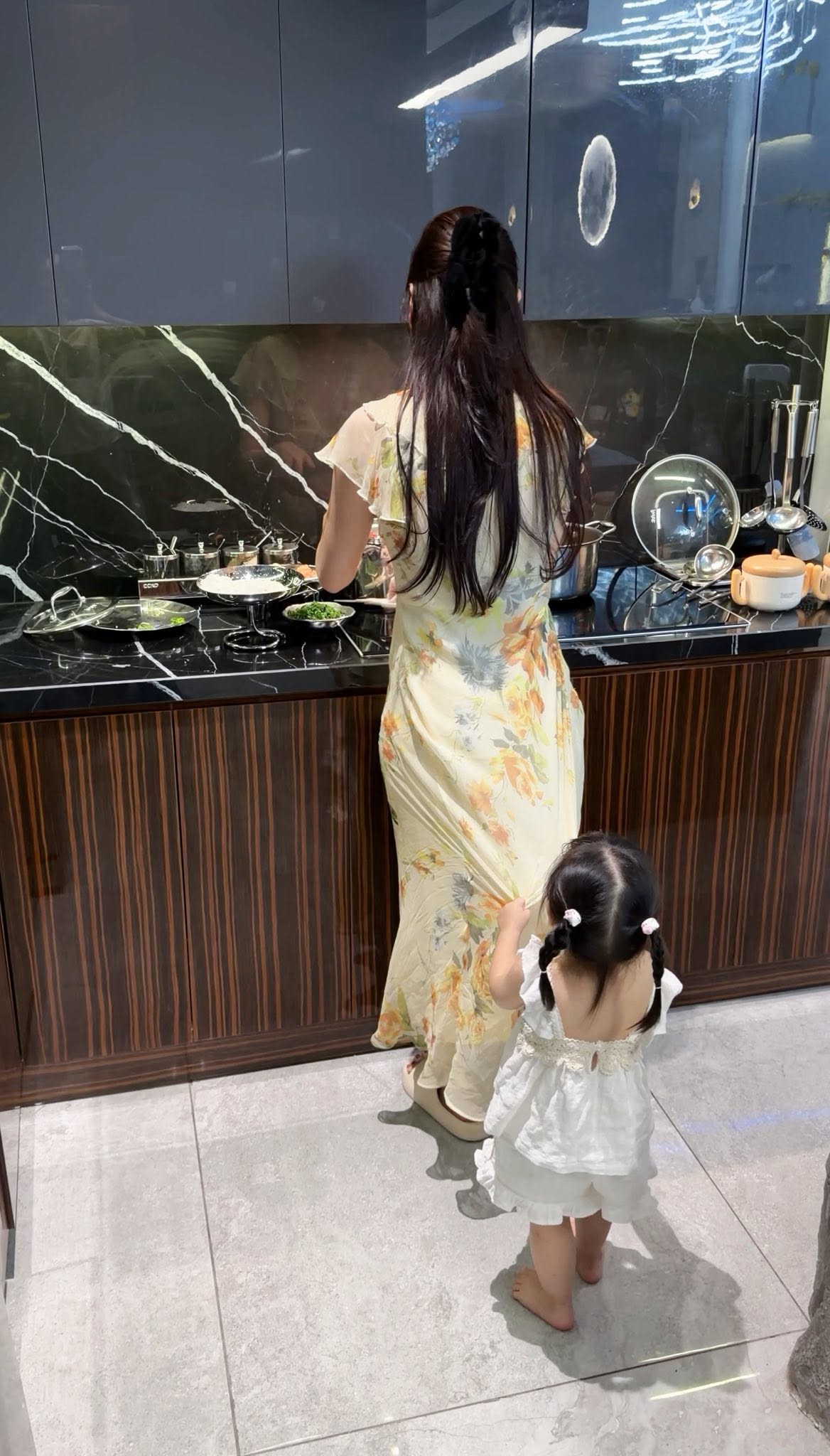 Bức ảnh h&eacute; lộ cuộc sống thật của Phương Oanh hậu biến cố- Ảnh 1.