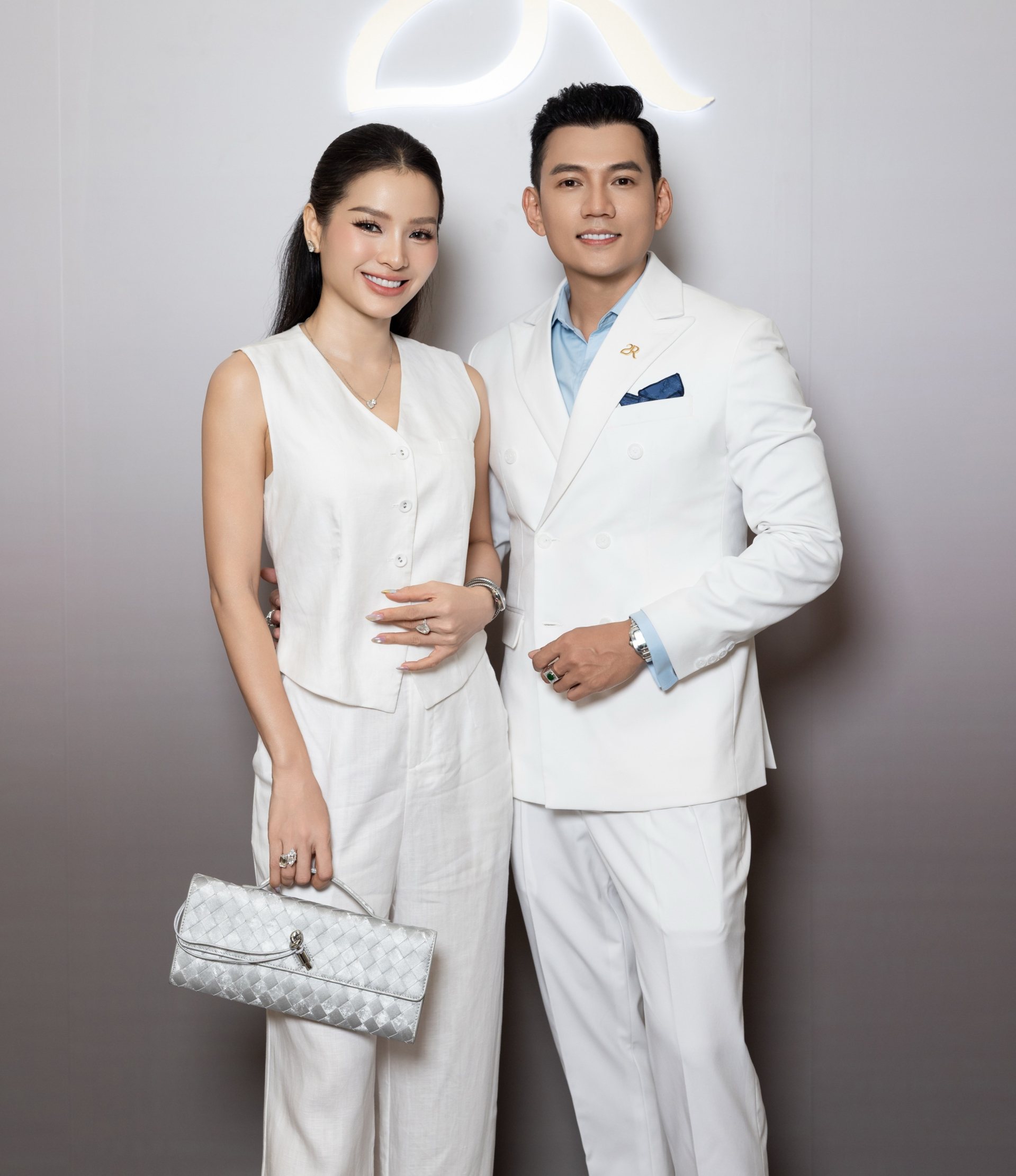Huyền Baby, Hạnh Sino, Phương Trinh Jolie g&acirc;y sốt với khung h&igrave;nh chung, netizen: "Kh&ocirc;ng biết n&ecirc;n ngắm ai trước"- Ảnh 5.