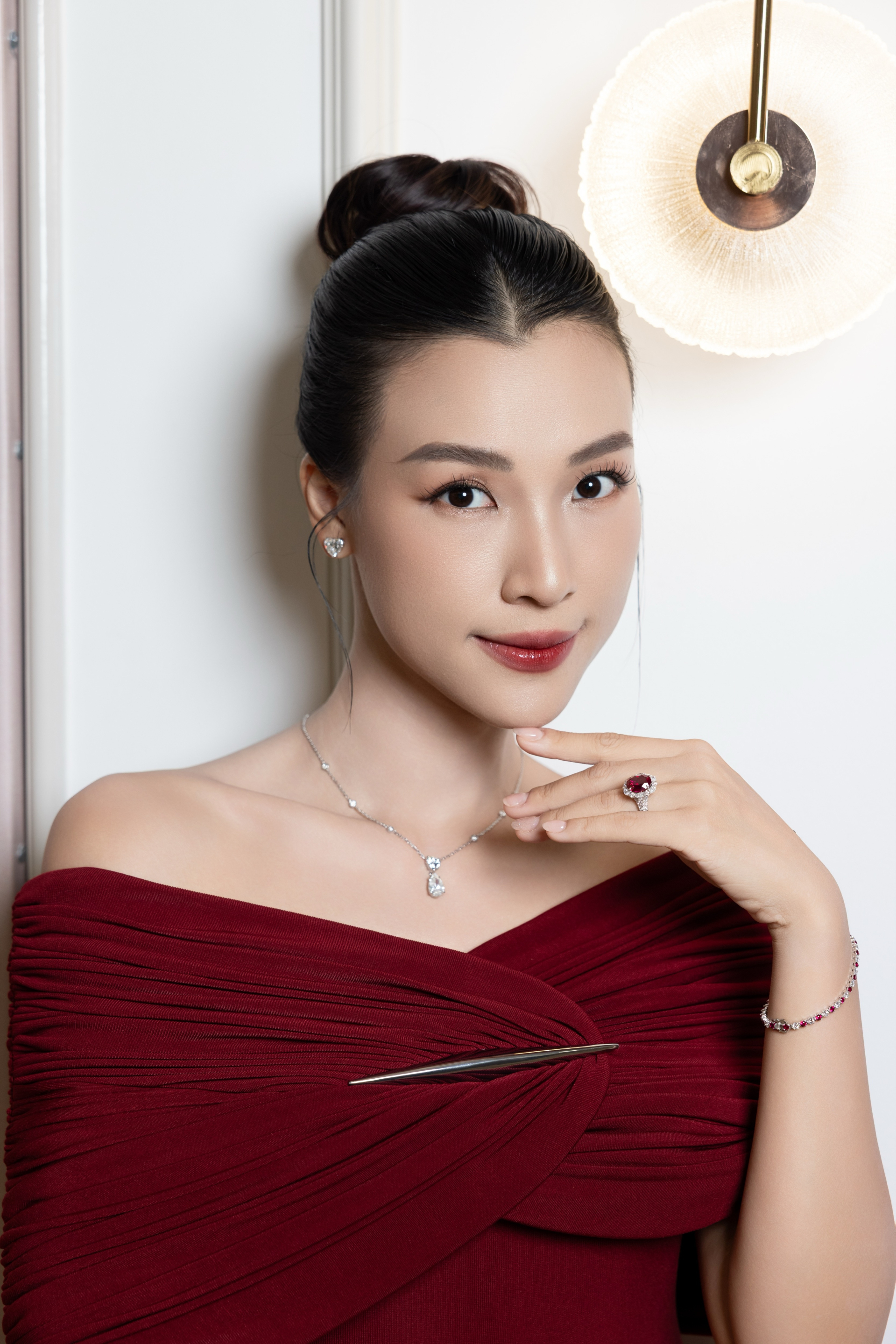 Huyền Baby, Hạnh Sino, Phương Trinh Jolie g&acirc;y sốt với khung h&igrave;nh chung, netizen: "Kh&ocirc;ng biết n&ecirc;n ngắm ai trước"- Ảnh 8.