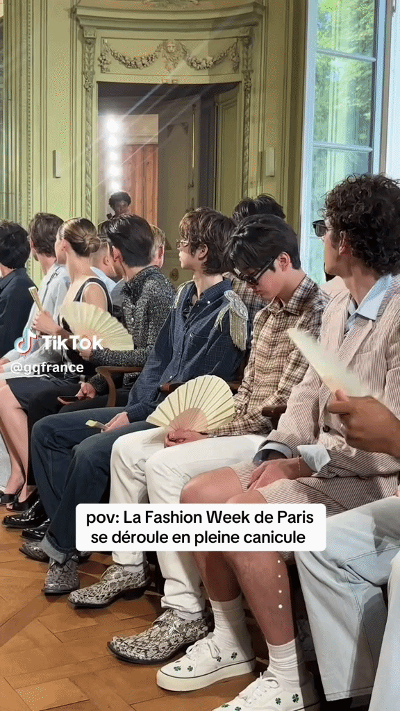 Paris nắng n&oacute;ng nhất lịch sử biến show Dior th&agrave;nh "l&ograve; b&aacute;t qu&aacute;i", d&agrave;n mỹ nam ngồi xem khổ kh&ocirc;ng ai bằng- Ảnh 2.