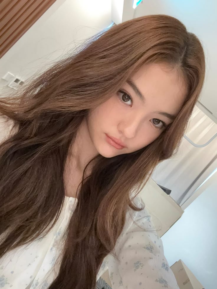 Mỹ nh&acirc;n sở hữu "suối t&oacute;c" đẹp nhất nh&igrave; showbiz tiết lộ b&iacute; quyết gội đầu lạ đời- Ảnh 1.