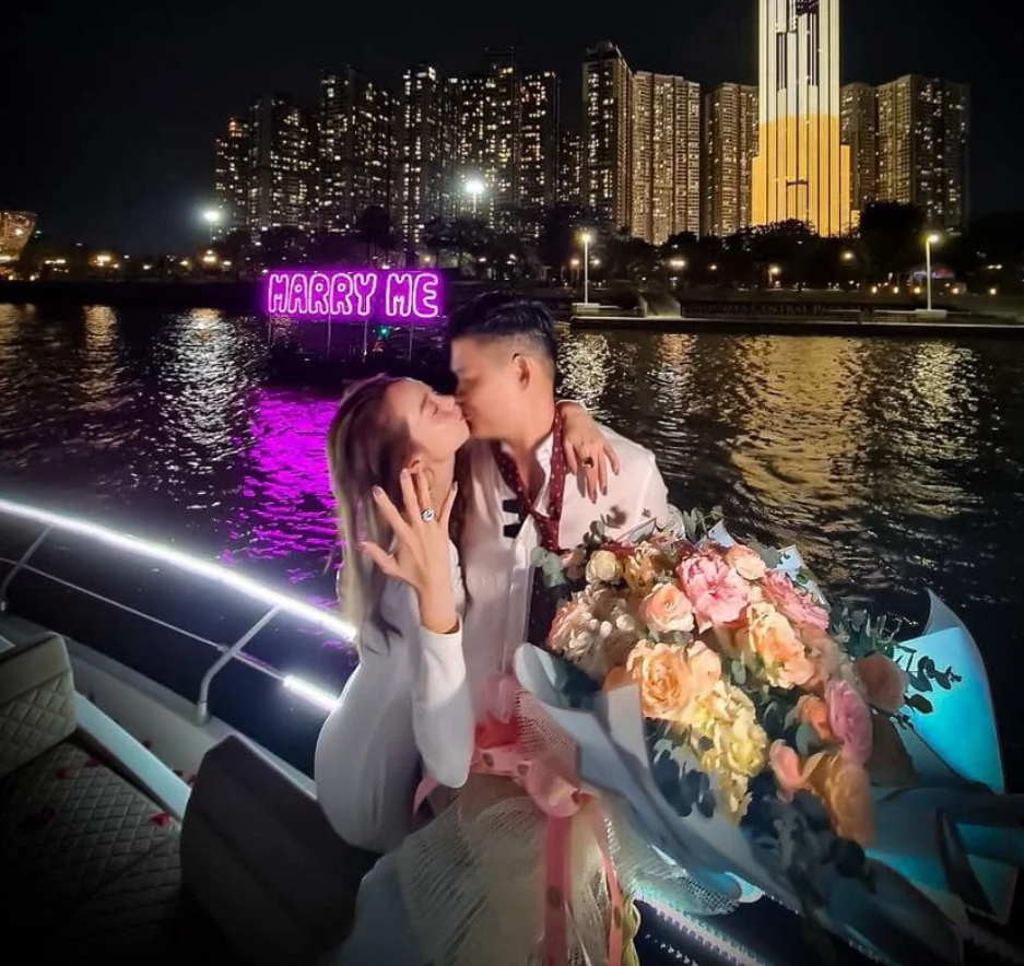 Nhan sắc n&oacute;ng bỏng của nữ nghệ sĩ sinh con trai cho đại gia dệt may- Ảnh 5.