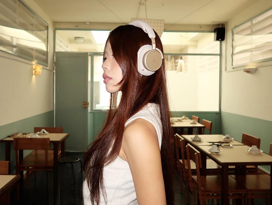 Beoplay H100 &ndash; Di sản 100 năm l&agrave;m n&ecirc;n l&aacute;t cắt hiện đại - Ảnh 7.