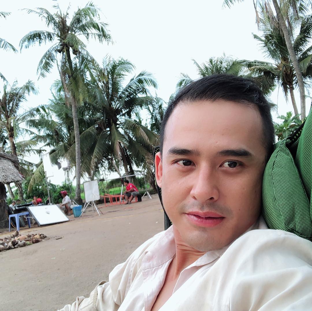 Cạo trọc đầu c&ograve;n đẹp hơn khi c&oacute; t&oacute;c, cả Việt Nam c&oacute; đ&uacute;ng 1 người: Xuất hiện 3 gi&acirc;y m&agrave; chao đảo c&otilde;i mạng- Ảnh 9.