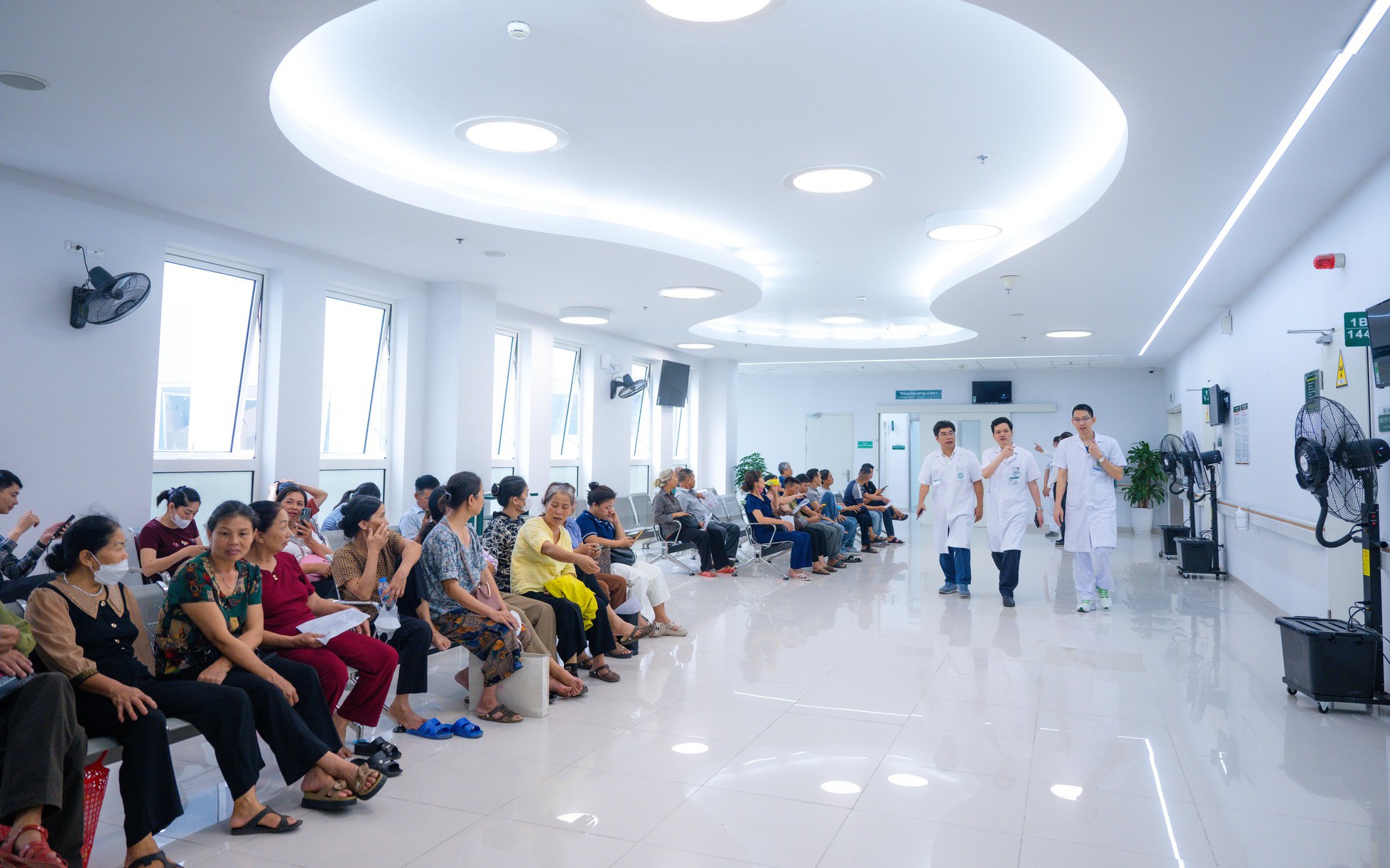 Bệnh viện Bạch Mai cơ sở Ninh B&igrave;nh th&ocirc;ng b&aacute;o tin vui trong những ng&agrave;y đầu hoạt động - Ảnh 2.