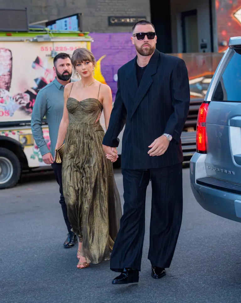 Tiết lộ mới nhất về đ&aacute;m cưới của Taylor Swift v&agrave; Travis Kelce- Ảnh 1.