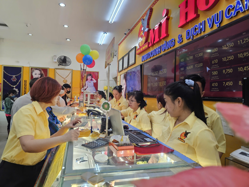 Lỗ nặng v&igrave; đầu tư v&agrave;ng, bạc - Ảnh 1.