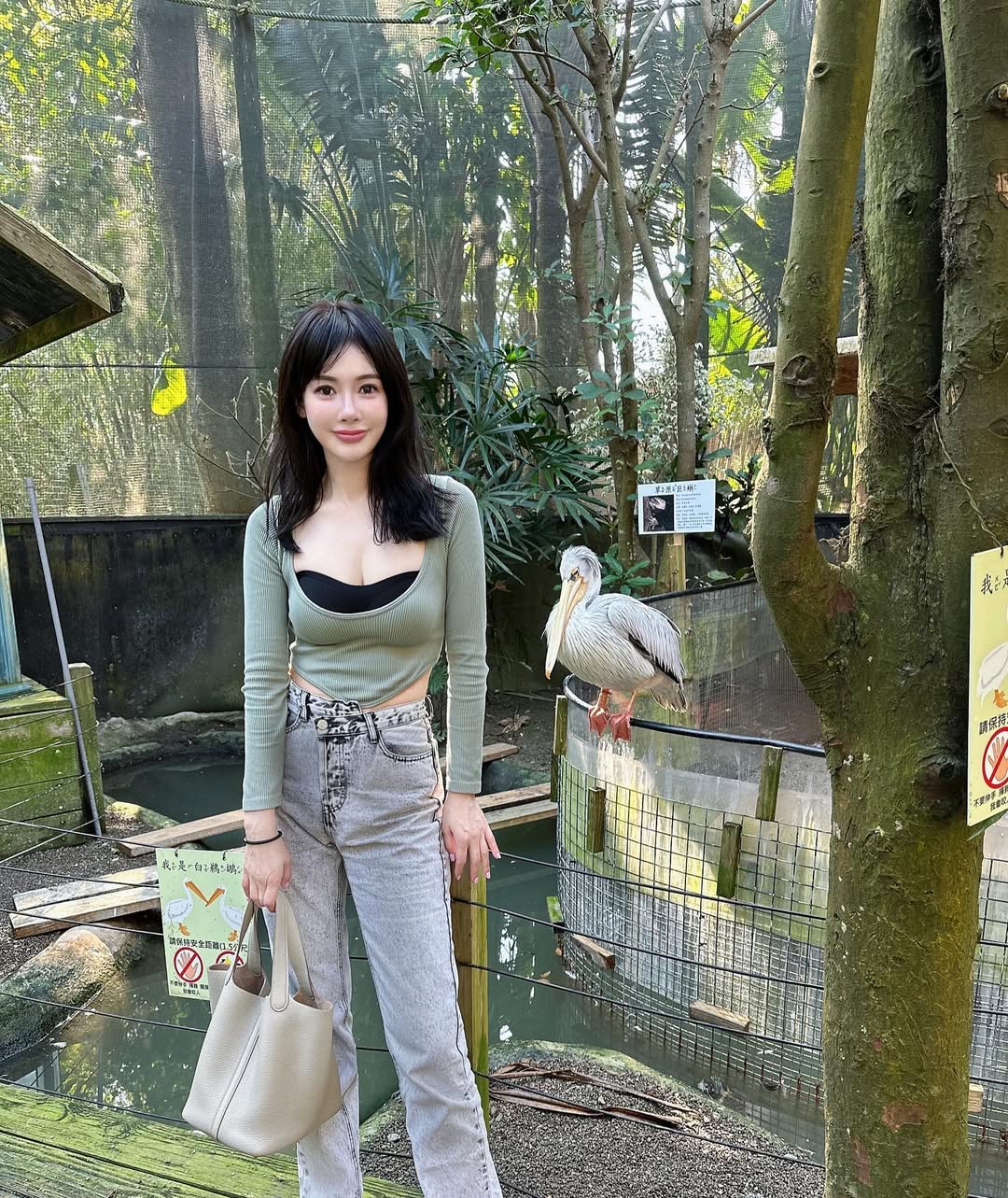 Nữ tiếp vi&ecirc;n h&agrave;ng kh&ocirc;ng nổi tiếng nghỉ việc sống đời &ldquo;ph&uacute; b&agrave;&rdquo; sau khi kết h&ocirc;n: H&eacute; lộ danh t&iacute;nh chồng - Ảnh 10.