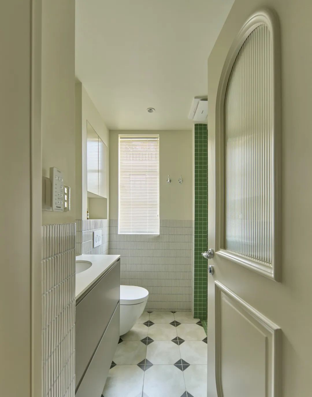 Ai cũng ch&ecirc; căn hộ 37m&sup2; qu&aacute; chật, cặp vợ chồng trẻ lại chi hơn 1,4 tỷ đồng cải tạo v&agrave; nhận về kết quả ngo&agrave;i mong đợi- Ảnh 8.