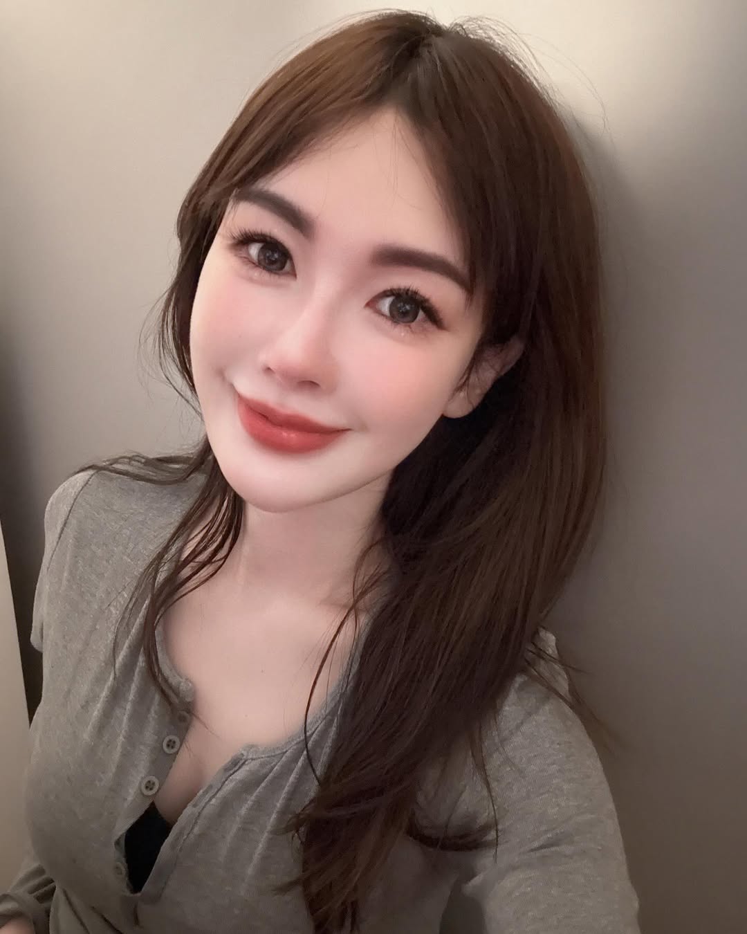 Nữ tiếp vi&ecirc;n h&agrave;ng kh&ocirc;ng nổi tiếng nghỉ việc sống đời &ldquo;ph&uacute; b&agrave;&rdquo; sau khi kết h&ocirc;n: H&eacute; lộ danh t&iacute;nh chồng - Ảnh 6.