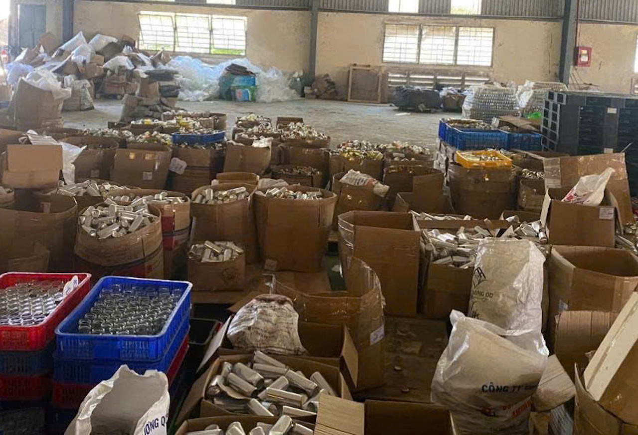H&agrave;ng triệu sản phẩm nước yến giả bị ni&ecirc;m phong tại Vĩnh Long năm 2026 - Ảnh 1.