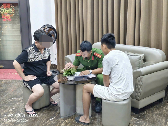 Gần 100 cảnh s&aacute;t đồng loạt ra qu&acirc;n kiểm tra 23 nh&agrave; nghỉ, nh&agrave; trọ... l&uacute;c 3 giờ s&aacute;ng- Ảnh 2.