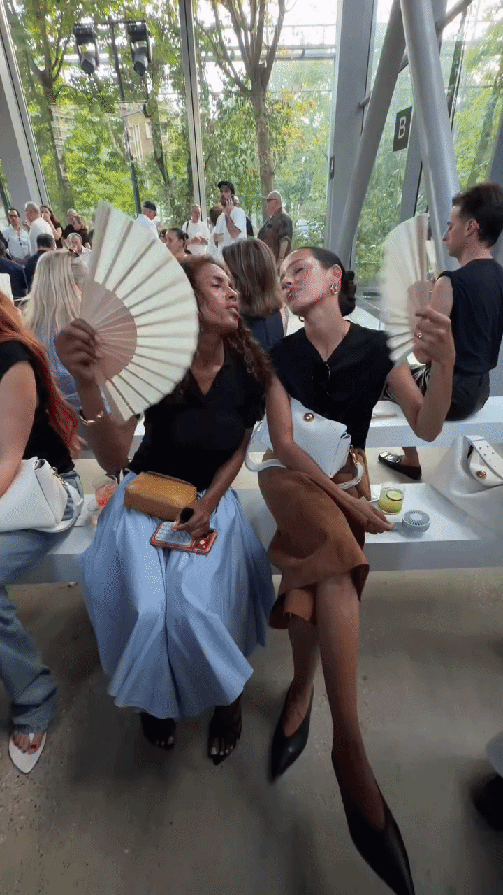 "Chảo lửa" Paris n&oacute;ng 40 độ nhưng d&agrave;n kh&aacute;ch mời vẫn thời trang chấp thời tiết, ai nh&igrave;n cũng muốn đổ mồ h&ocirc;i hộ- Ảnh 13.