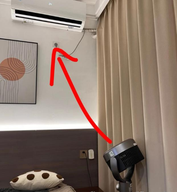 Nhiều người bật điều h&ograve;a cả ng&agrave;y nhưng kh&ocirc;ng biết: Chiếc quạt trong nh&agrave; c&ograve;n c&oacute; 4 c&ocirc;ng dụng gi&uacute;p l&agrave;m m&aacute;t hiệu quả v&agrave; tiết kiệm điện hơn- Ảnh 5.