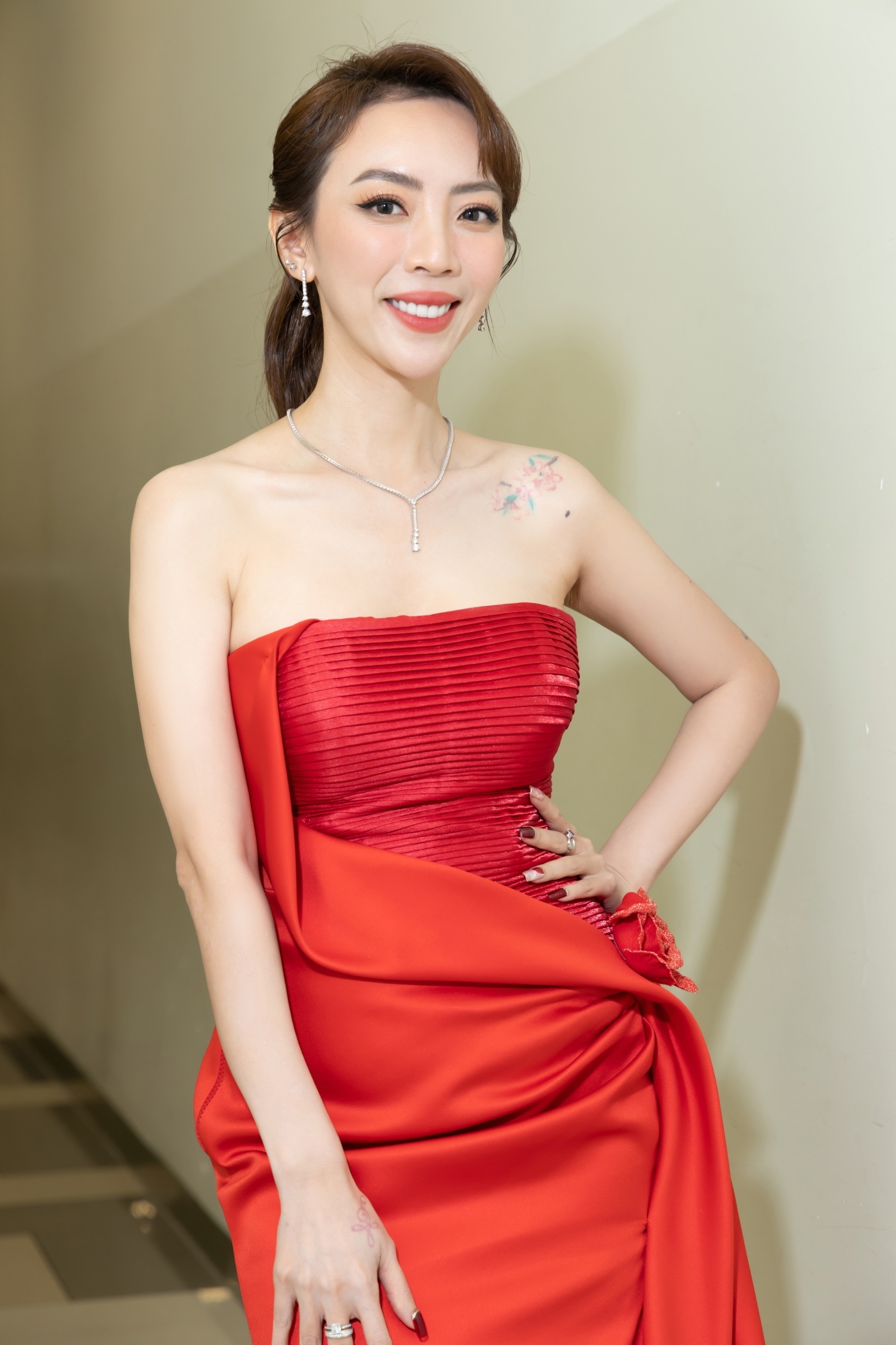 Nữ diễn vi&ecirc;n Việt bị đuổi khỏi s&acirc;n khấu v&igrave; &ldquo;qu&aacute; xấu&rdquo;, mang danh Hoa hậu nhưng kh&ocirc;ng ai c&ocirc;ng nhận b&acirc;y giờ ra sao?- Ảnh 3.