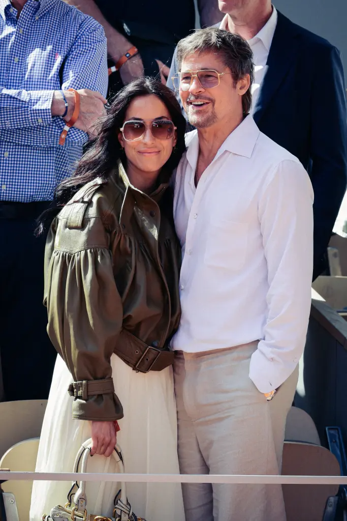 V&igrave; sao Brad Pitt m&atilde;i kh&ocirc;ng cho t&igrave;nh mới trẻ trung một "danh phận"?- Ảnh 6.
