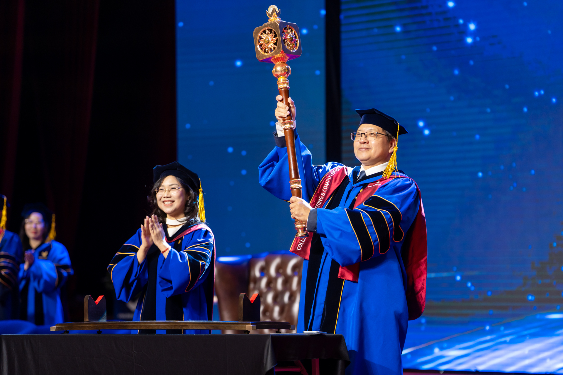 Lễ tốt nghiệp VinUni 2026: 47 b&aacute;c sĩ kh&oacute;a đầu ti&ecirc;n nhận bằng, hơn 55% sinh vi&ecirc;n nhận thư mời l&agrave;m việc trước khi ra trường- Ảnh 13.