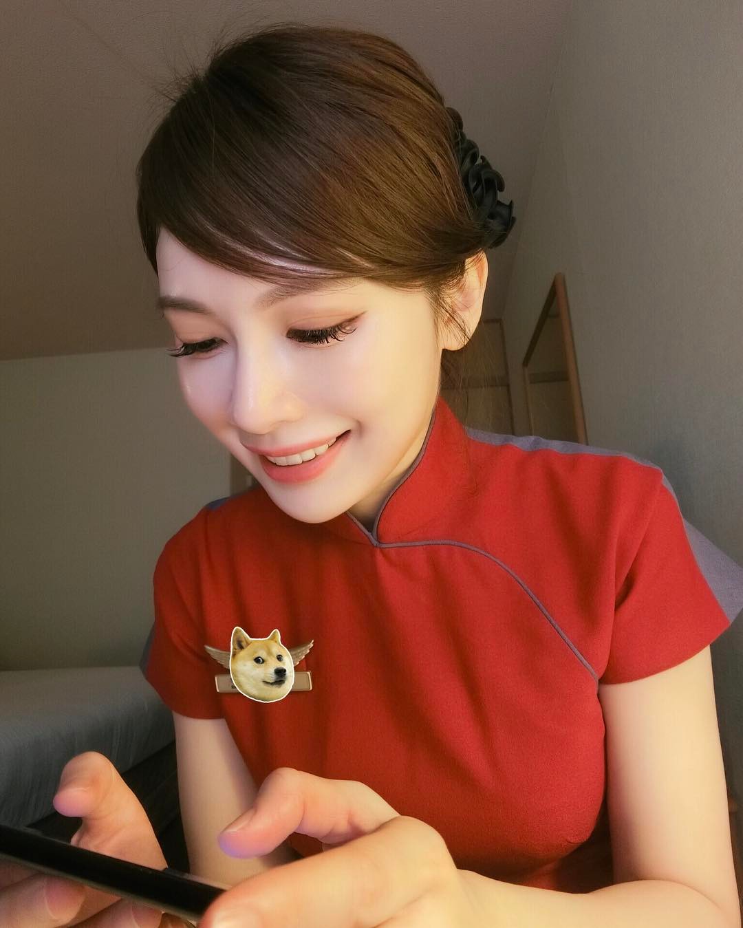 Nữ tiếp vi&ecirc;n h&agrave;ng kh&ocirc;ng nổi tiếng nghỉ việc sống đời &ldquo;ph&uacute; b&agrave;&rdquo; sau khi kết h&ocirc;n: H&eacute; lộ danh t&iacute;nh chồng - Ảnh 1.