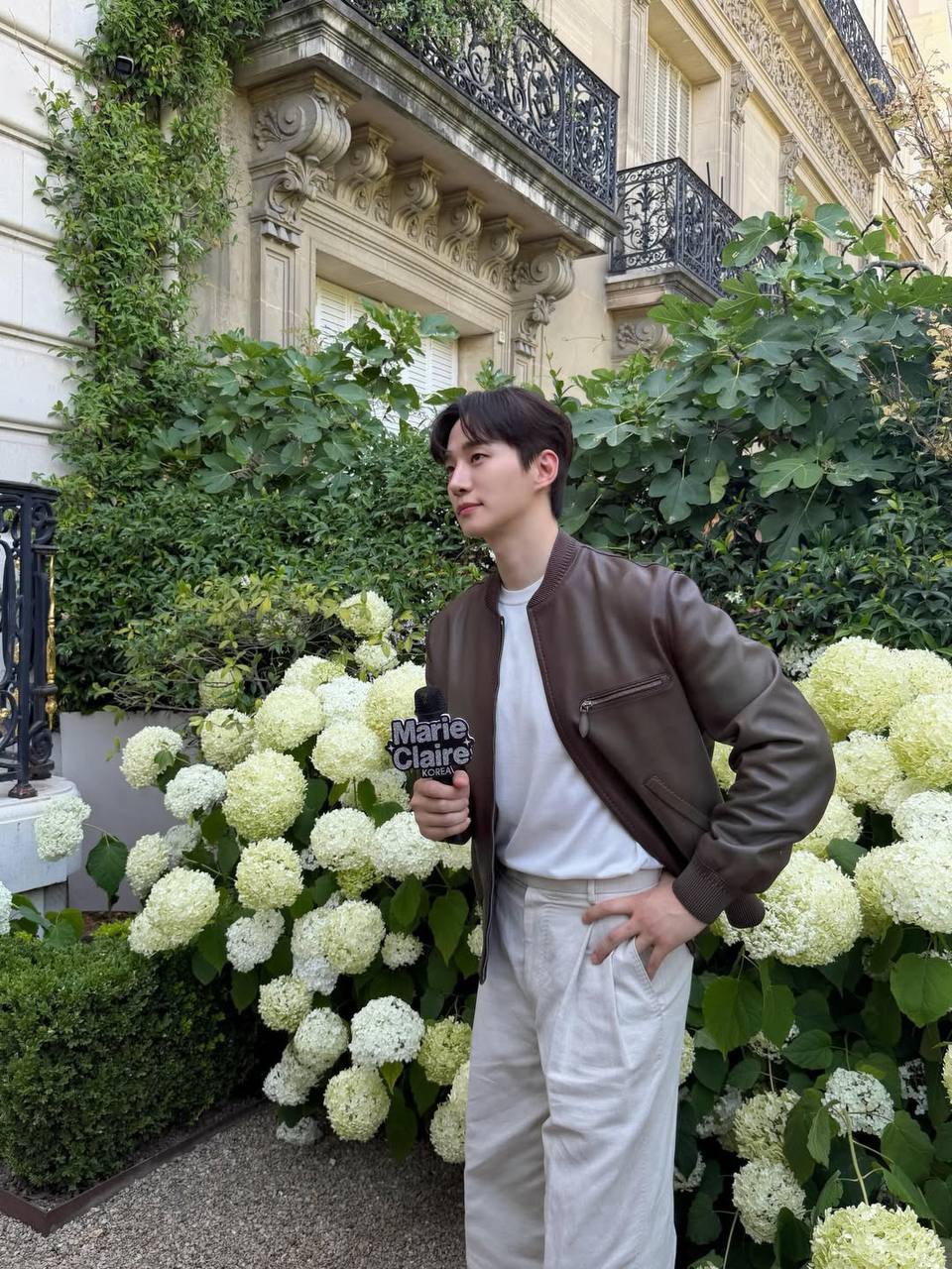 "Chảo lửa" Paris n&oacute;ng 40 độ nhưng d&agrave;n kh&aacute;ch mời vẫn thời trang chấp thời tiết, ai nh&igrave;n cũng muốn đổ mồ h&ocirc;i hộ- Ảnh 10.
