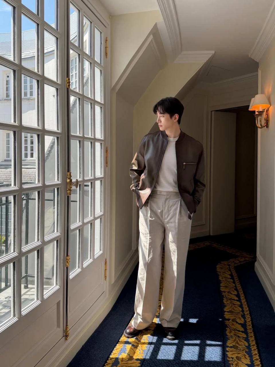 "Chảo lửa" Paris n&oacute;ng 40 độ nhưng d&agrave;n kh&aacute;ch mời vẫn thời trang chấp thời tiết, ai nh&igrave;n cũng muốn đổ mồ h&ocirc;i hộ- Ảnh 9.