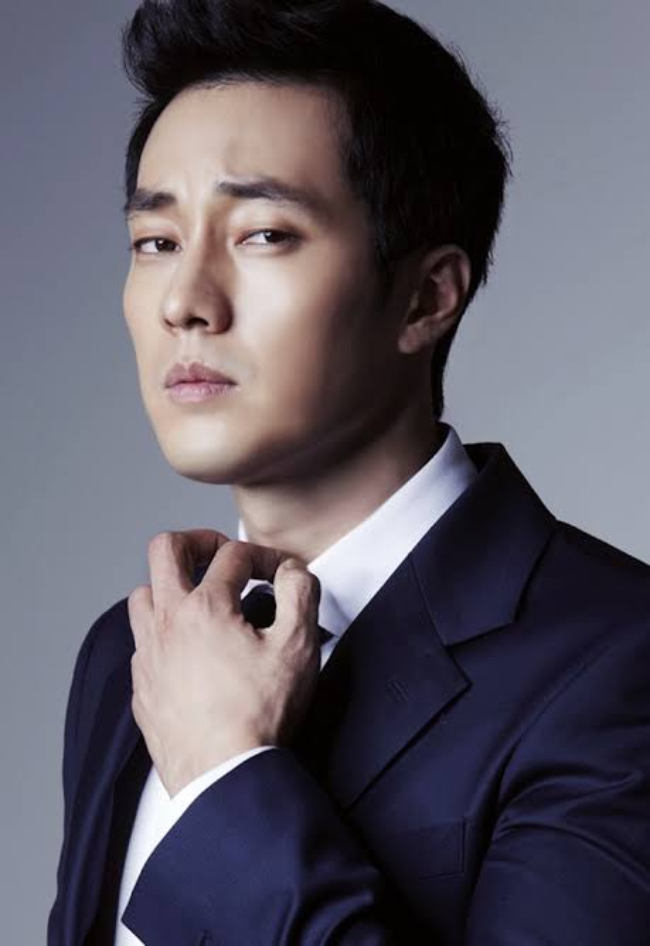 Diện mạo g&acirc;y sốc của So Ji Sub sau khi cưới vợ k&eacute;m gần 20 tuổi- Ảnh 7.