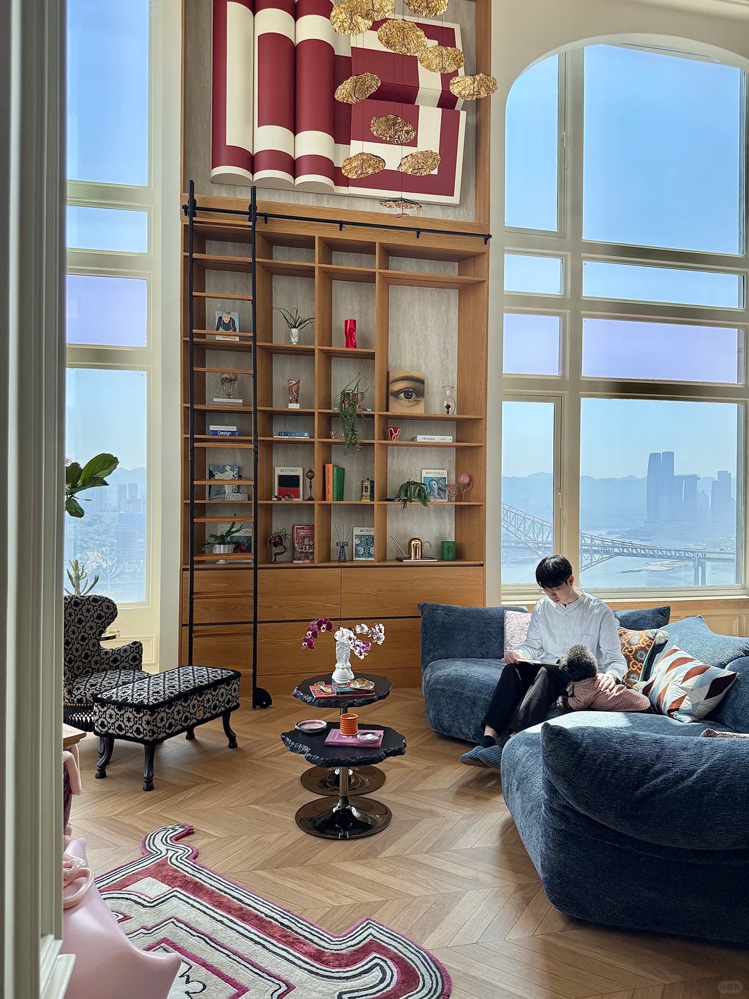 Căn duplex 320m2 "view triệu đ&ocirc;" của vợ chồng 30 tuổi kh&ocirc;ng đi l&agrave;m- Ảnh 1.