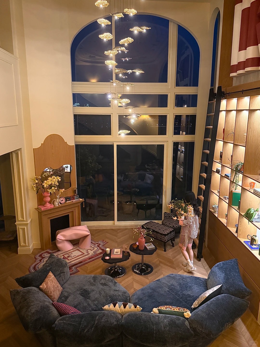 Căn duplex 320m2 "view triệu đ&ocirc;" của vợ chồng 30 tuổi kh&ocirc;ng đi l&agrave;m- Ảnh 8.
