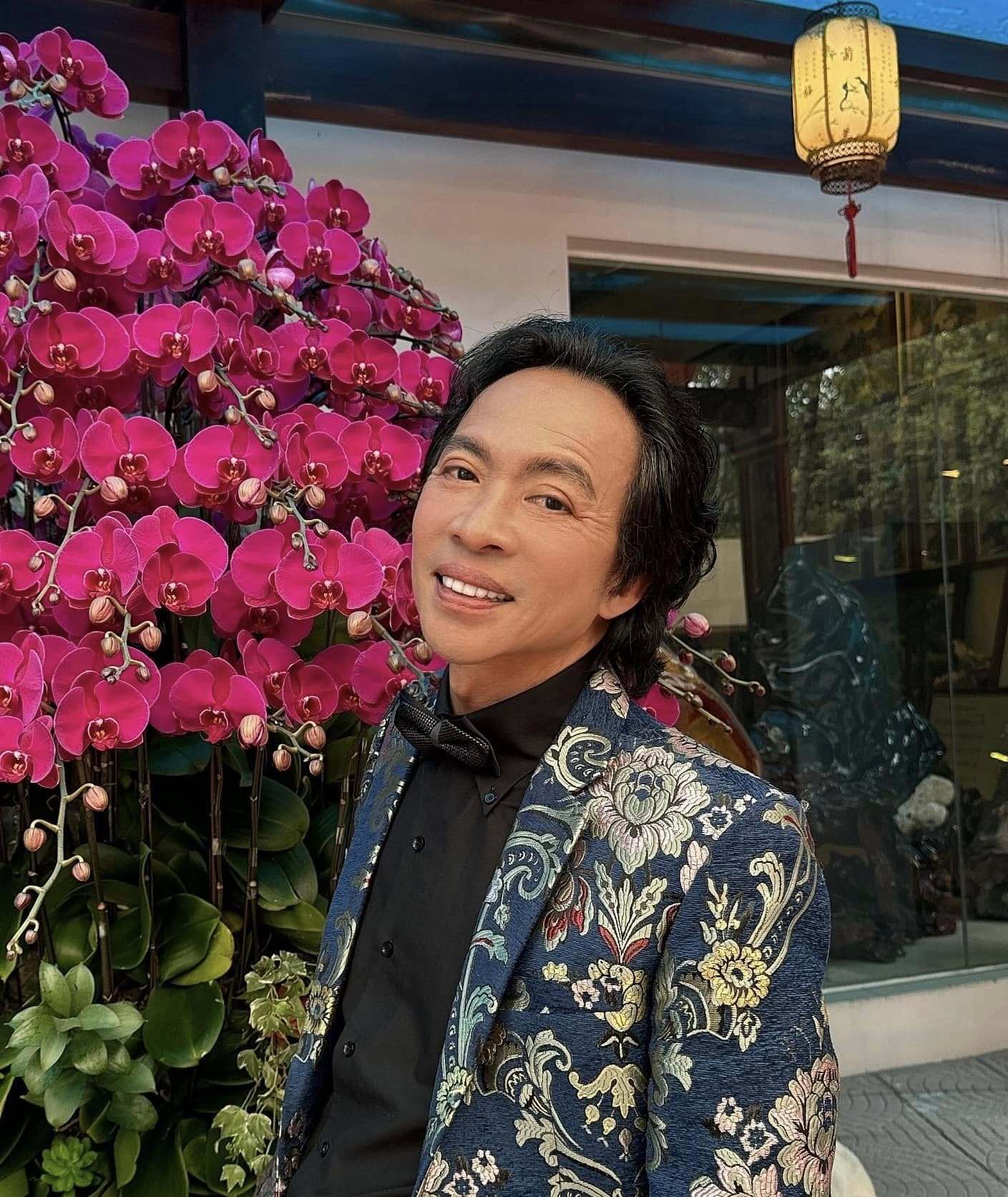"&Ocirc;ng ho&agrave;ng nhạc đỏ" chia tay vợ đẹp như hoa hậu, thấy sướng khi sống 1 m&igrave;nh tr&ecirc;n đồi ở Thạch Thất- Ảnh 2.