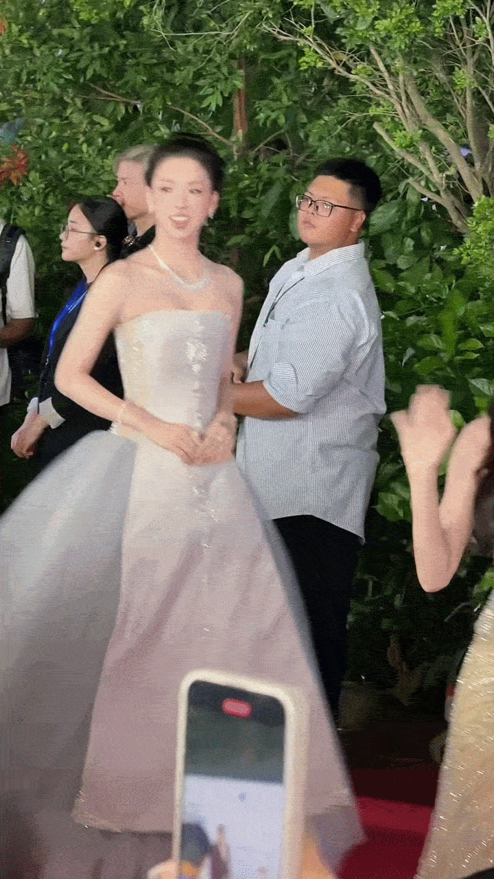 Ho&aacute; ra Việt Nam cũng c&oacute; mỹ nh&acirc;n đẹp chấn động thế gian, visual đi đến đ&acirc;u mặt trời theo đến đ&oacute;- Ảnh 2.