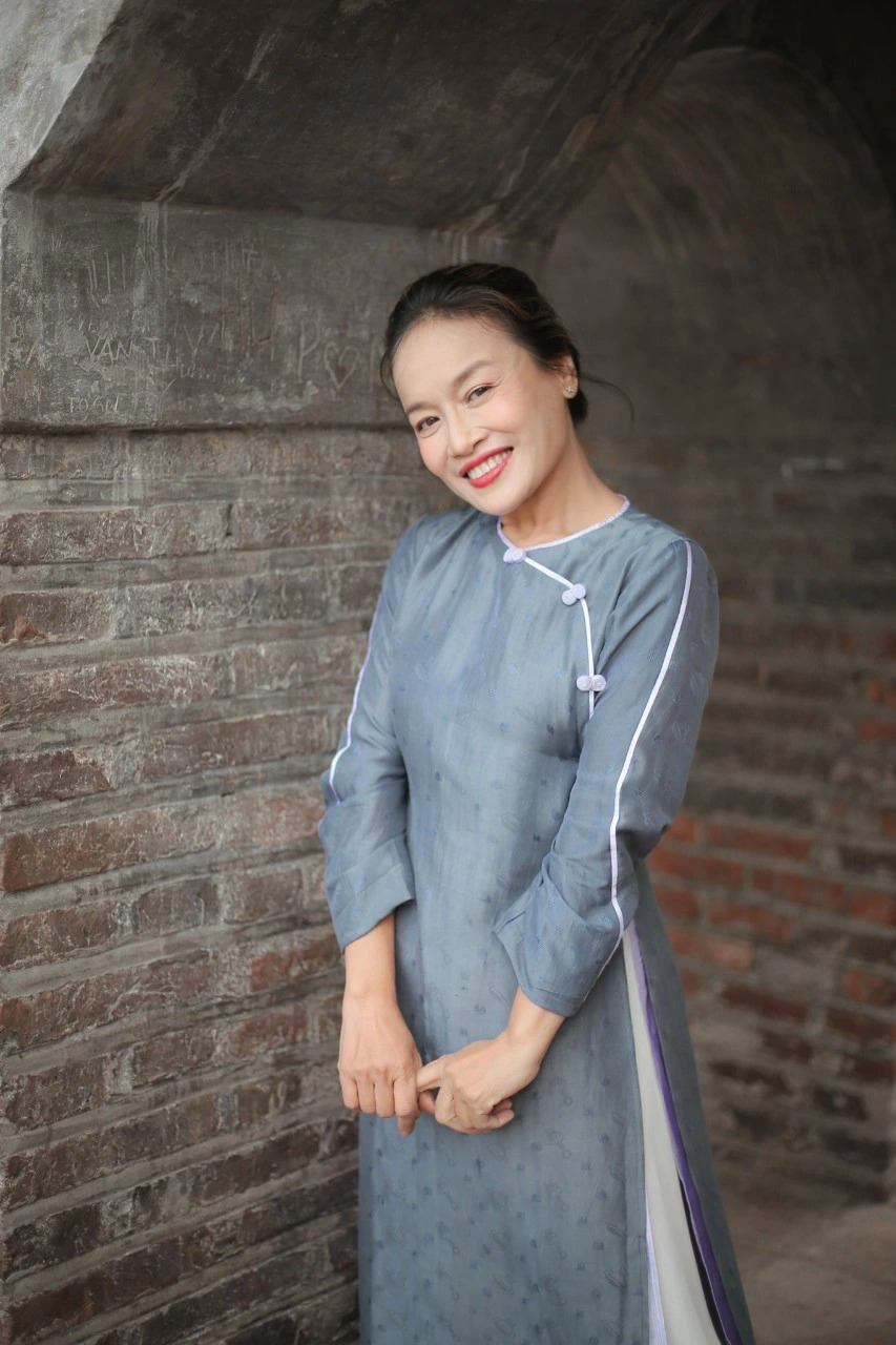 Nữ nghệ sĩ Việt sở hữu khu vườn rộng 4000m&sup2; ven s&ocirc;ng Hồng, U60 tận hưởng cuộc sống điền vi&ecirc;n chill kh&ocirc;ng thể tả- Ảnh 1.