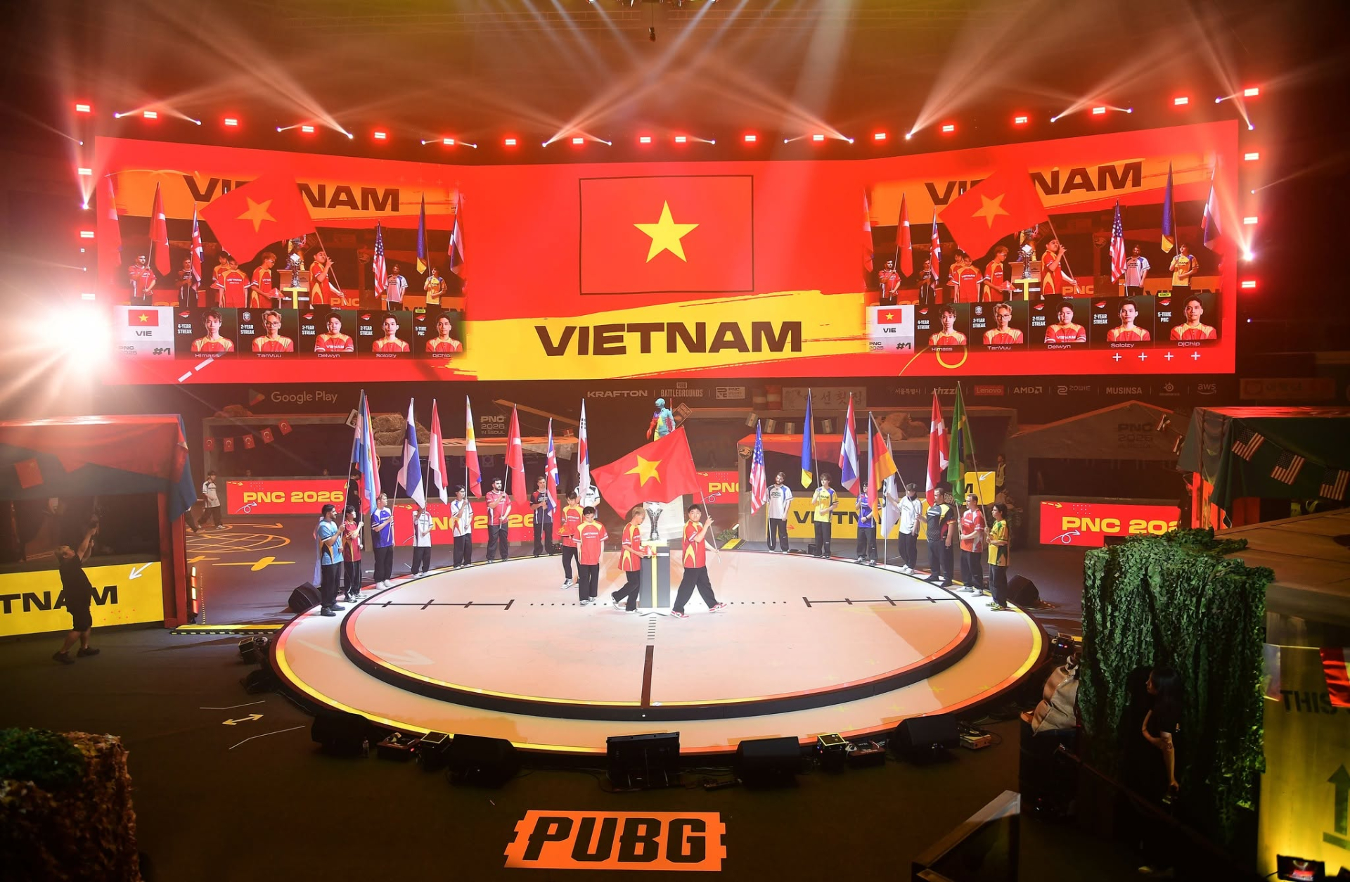Phỏng vấn đội tuyển PUBG Việt Nam trước h&agrave;nh tr&igrave;nh bảo vệ ng&ocirc;i vương PNC 2026: &Aacute;p lực, vinh quang v&agrave; kh&aacute;t vọng x&ocirc; đổ kỷ lục - Ảnh 9.