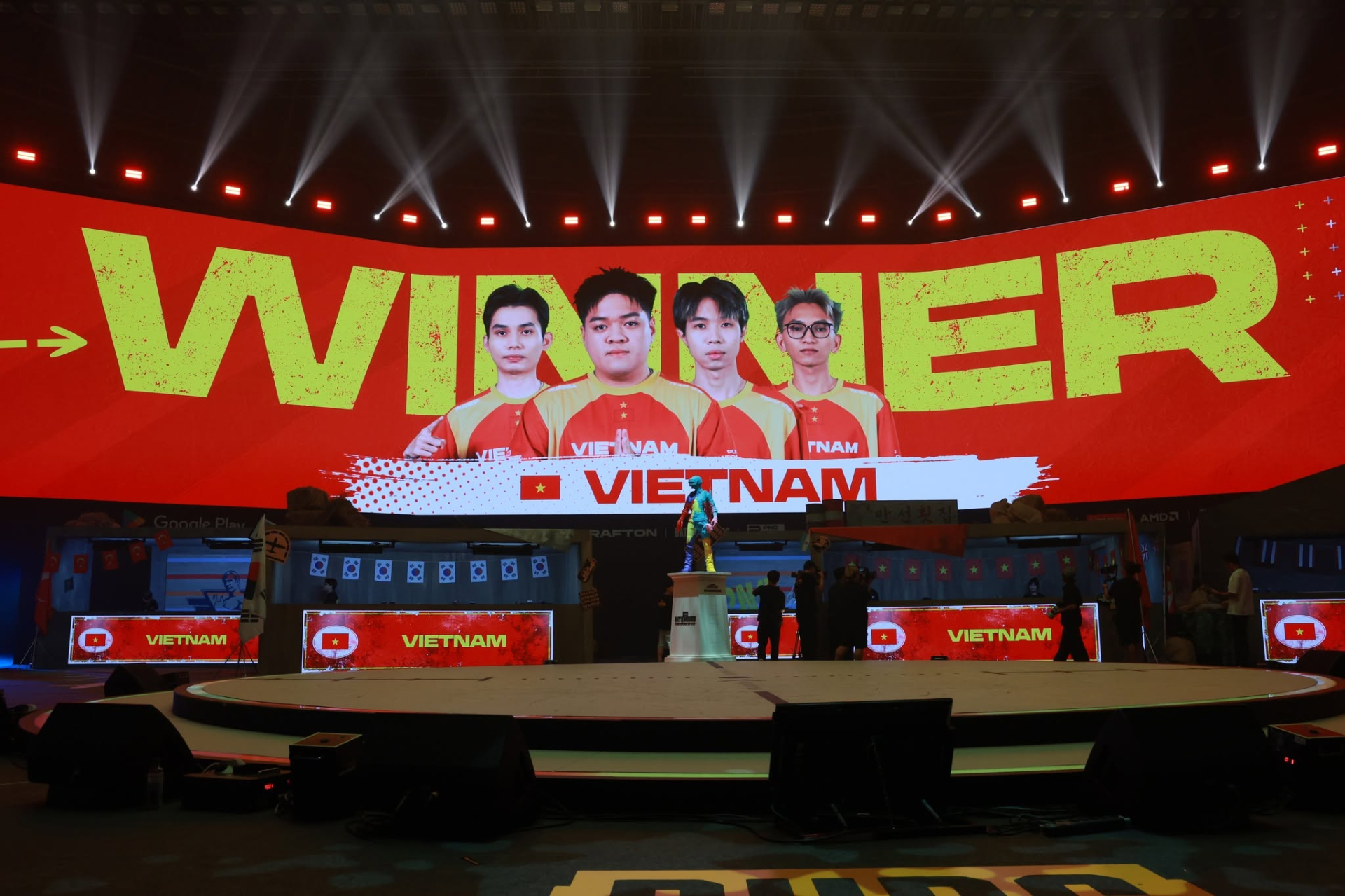 Phỏng vấn đội tuyển PUBG Việt Nam trước h&agrave;nh tr&igrave;nh bảo vệ ng&ocirc;i vương PNC 2026: &Aacute;p lực, vinh quang v&agrave; kh&aacute;t vọng x&ocirc; đổ kỷ lục - Ảnh 10.