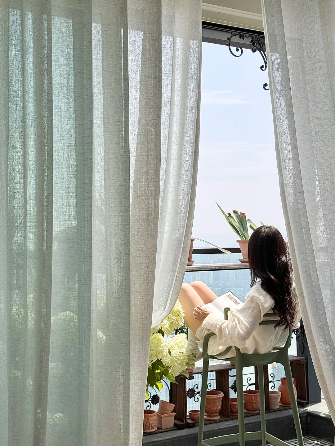 Căn duplex 320m2 "view triệu đ&ocirc;" của vợ chồng 30 tuổi kh&ocirc;ng đi l&agrave;m- Ảnh 23.