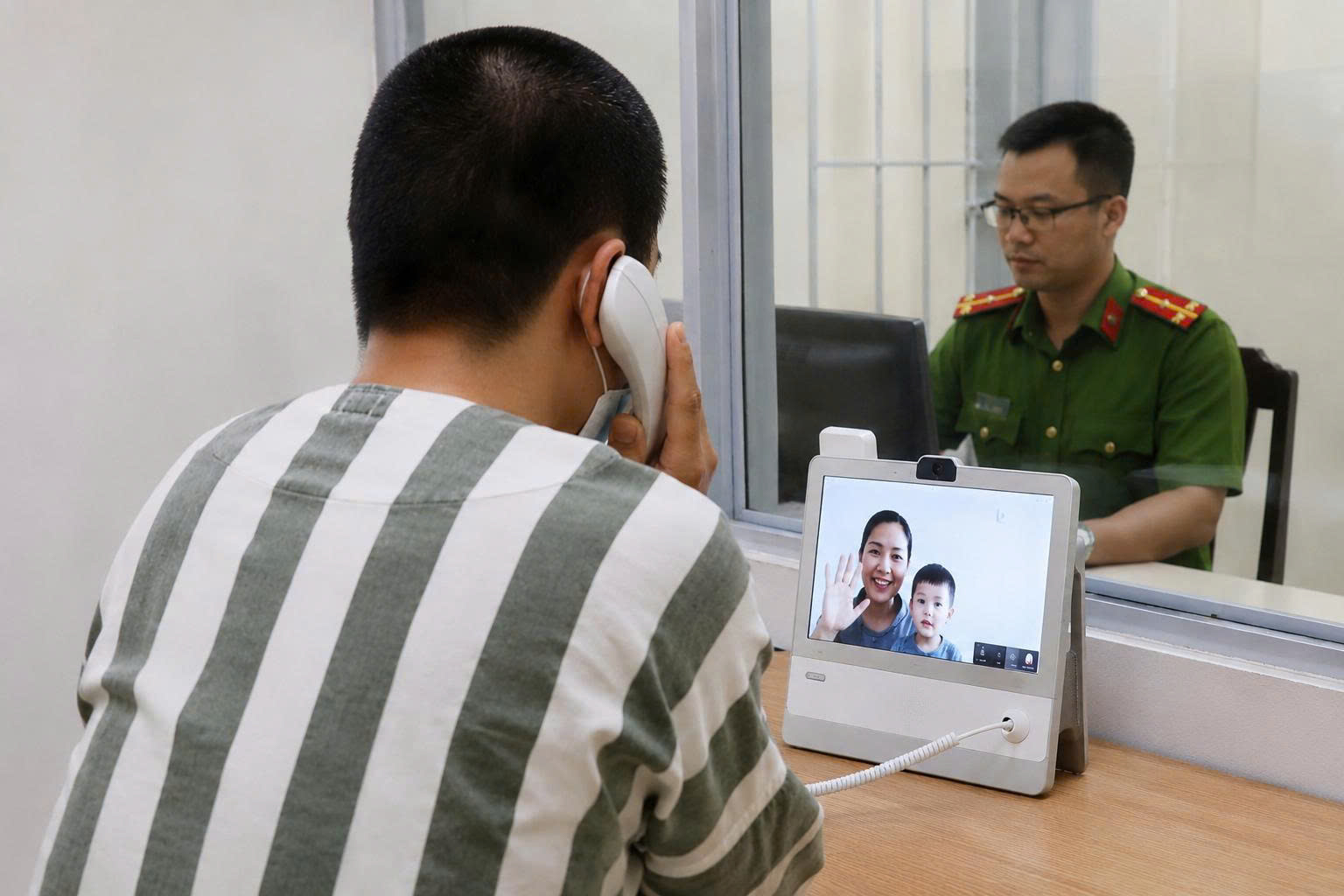 Từ ng&agrave;y 1.7, phạm nh&acirc;n được gọi video với người th&acirc;n- Ảnh 1.
