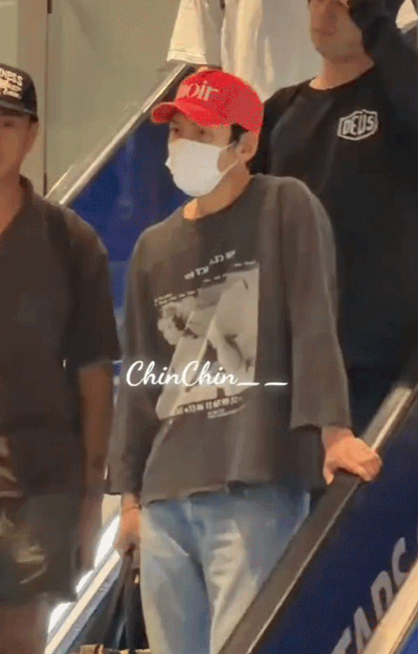 H&igrave;nh ảnh t&agrave;i tử Ji Chang Wook bị fan nắm tay, l&ocirc;i k&eacute;o khi sang Việt Nam g&acirc;y b&ugrave;ng nổ Threads- Ảnh 1.