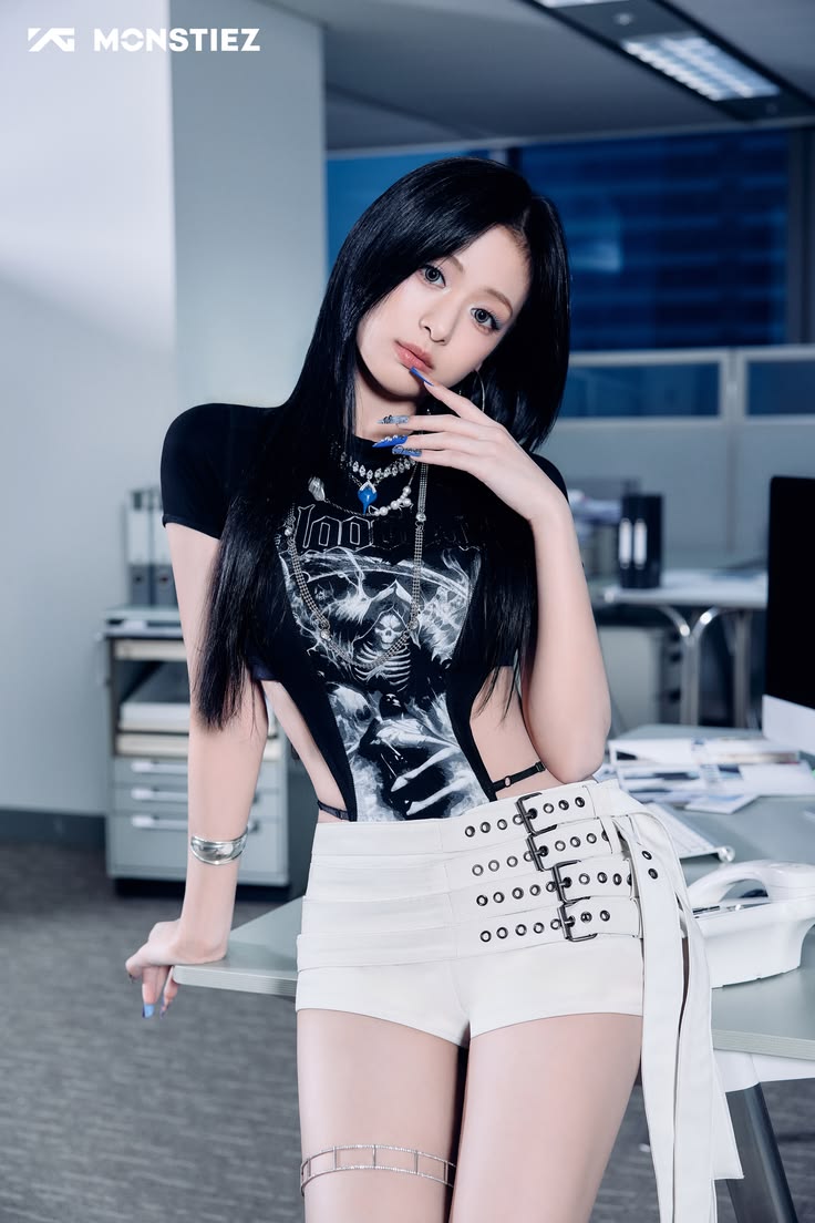 Ngỡ ng&agrave;ng trước v&ograve;ng 1 kh&aacute;c lạ của c&ocirc;ng ch&uacute;a showbiz, 2 năm đi h&aacute;t lột x&aacute;c th&agrave;nh mỹ nh&acirc;n quyến rũ- Ảnh 7.