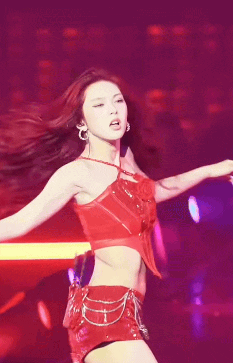 Kh&ocirc;ng nhận ra "vi&ecirc;n ngọc qu&yacute;" của showbiz: Nhan sắc thăng hạng body bốc lửa, n&oacute;i 17 tuổi kh&ocirc;ng ai tin- Ảnh 5.