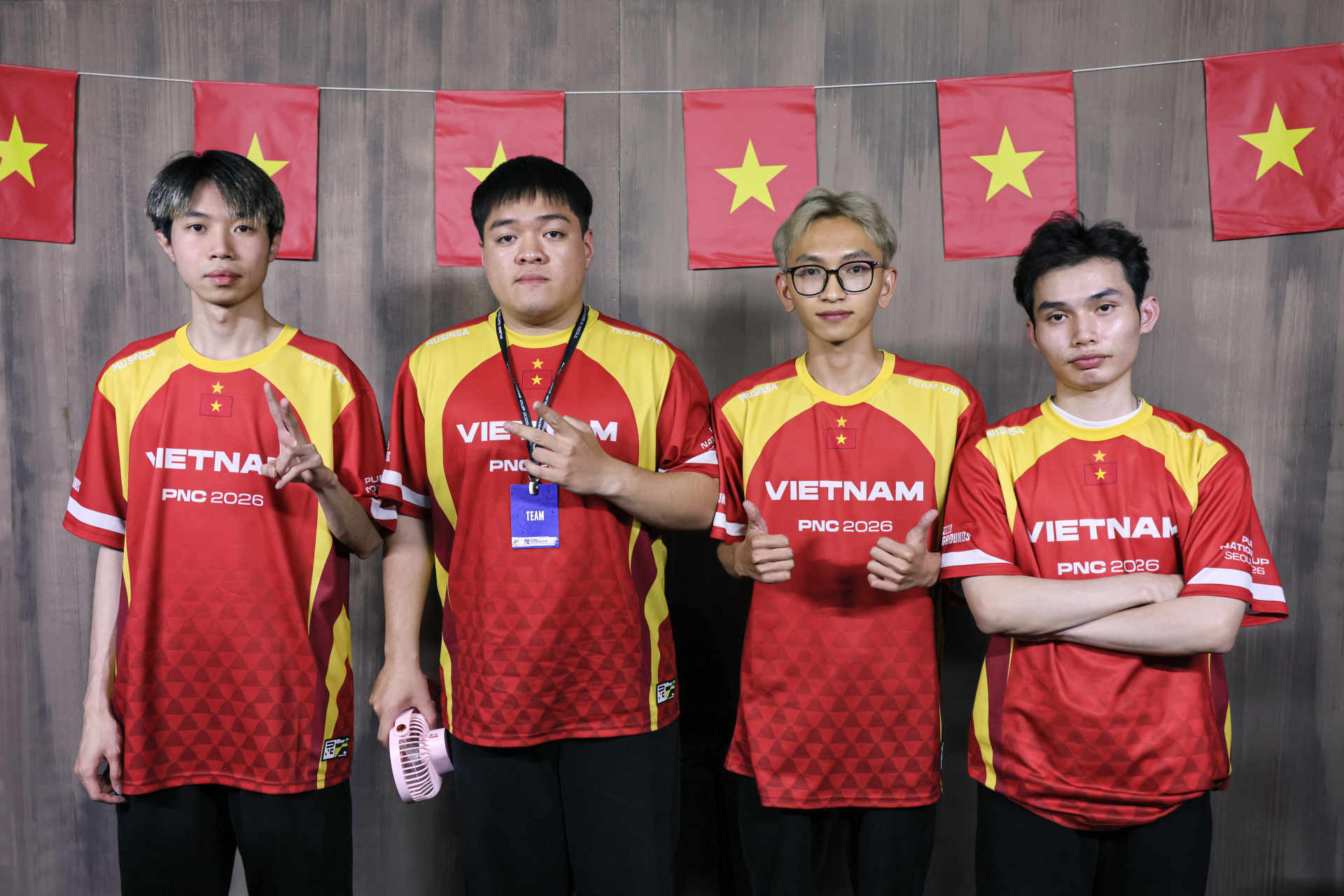 Phỏng vấn đội tuyển PUBG Việt Nam trước h&agrave;nh tr&igrave;nh bảo vệ ng&ocirc;i vương PNC 2026: &Aacute;p lực, vinh quang v&agrave; kh&aacute;t vọng x&ocirc; đổ kỷ lục - Ảnh 11.