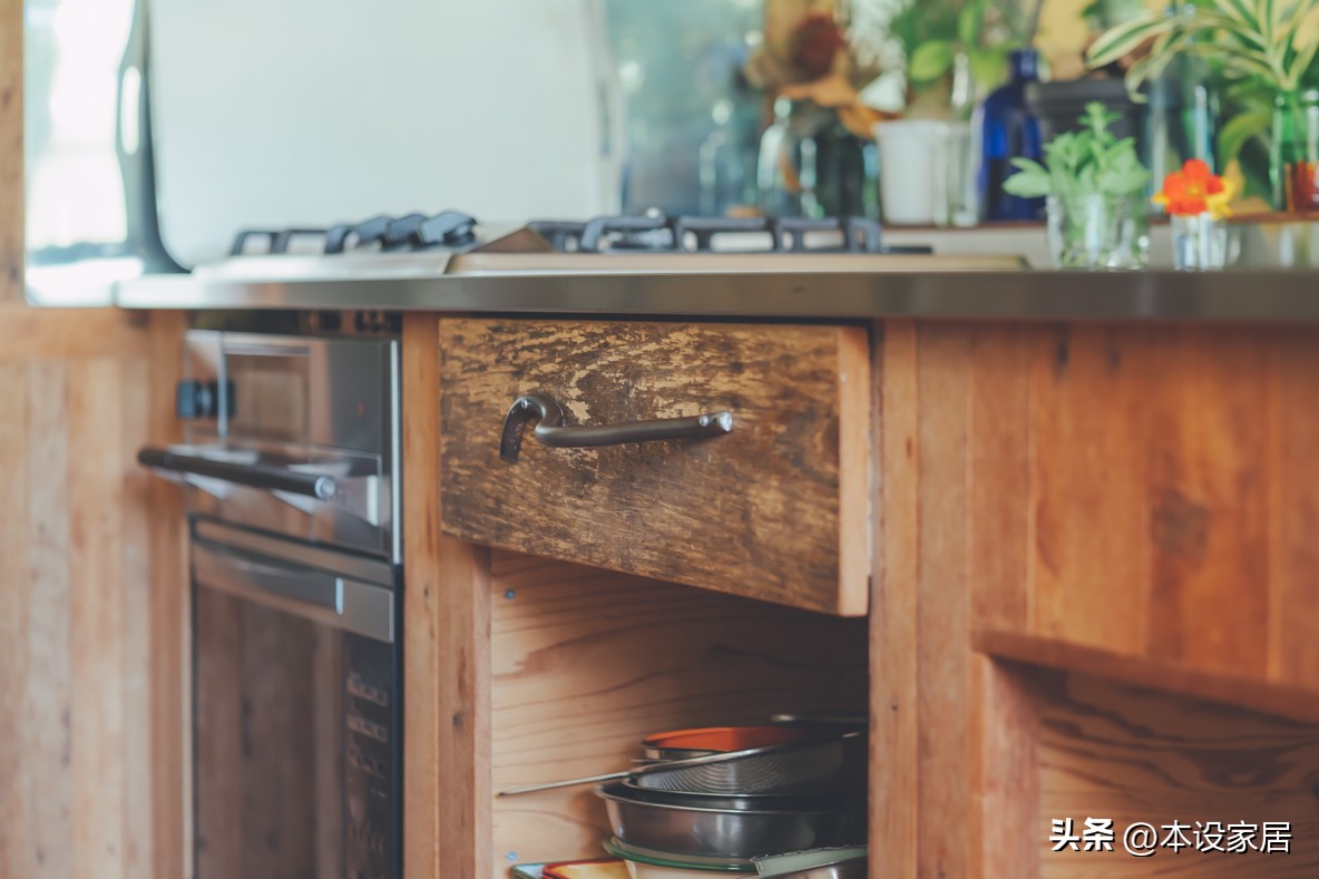 Người phụ nữ U40 biến căn bếp th&agrave;nh &ldquo;khu vườn xanh&rdquo; với hơn 30 loại c&acirc;y: Mỗi s&aacute;ng thức dậy đều thấy cuộc sống đ&aacute;ng y&ecirc;u hơn- Ảnh 3.
