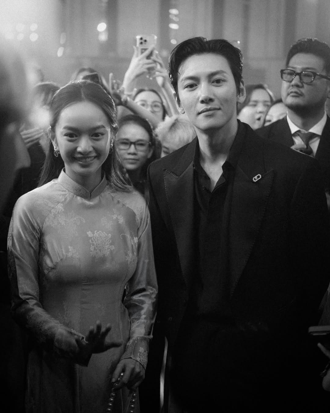 C&ocirc; g&aacute;i cao 1m55, mặc &aacute;o d&agrave;i chụp ảnh c&ugrave;ng Ji Chang Wook vừa được đề cử mỹ nh&acirc;n đẹp nhất thế giới- Ảnh 2.