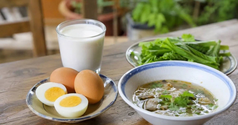 4 m&oacute;n ăn s&aacute;ng tưởng "healthy" nhưng c&oacute; thể &acirc;m thầm hại gan, m&oacute;n thứ 2 nhiều người Việt ăn mỗi ng&agrave;y - Ảnh 2.