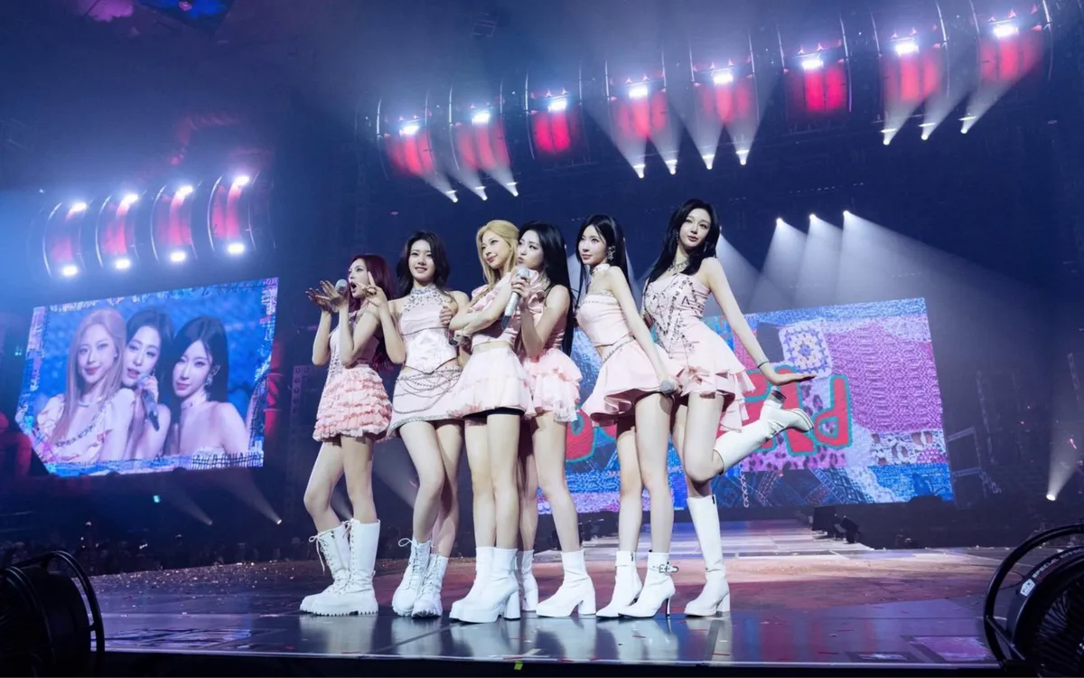 BABYMONSTER khởi động world tour với 3 đ&ecirc;m diễn "ch&aacute;y v&eacute;" tại Seoul - Ảnh 1.