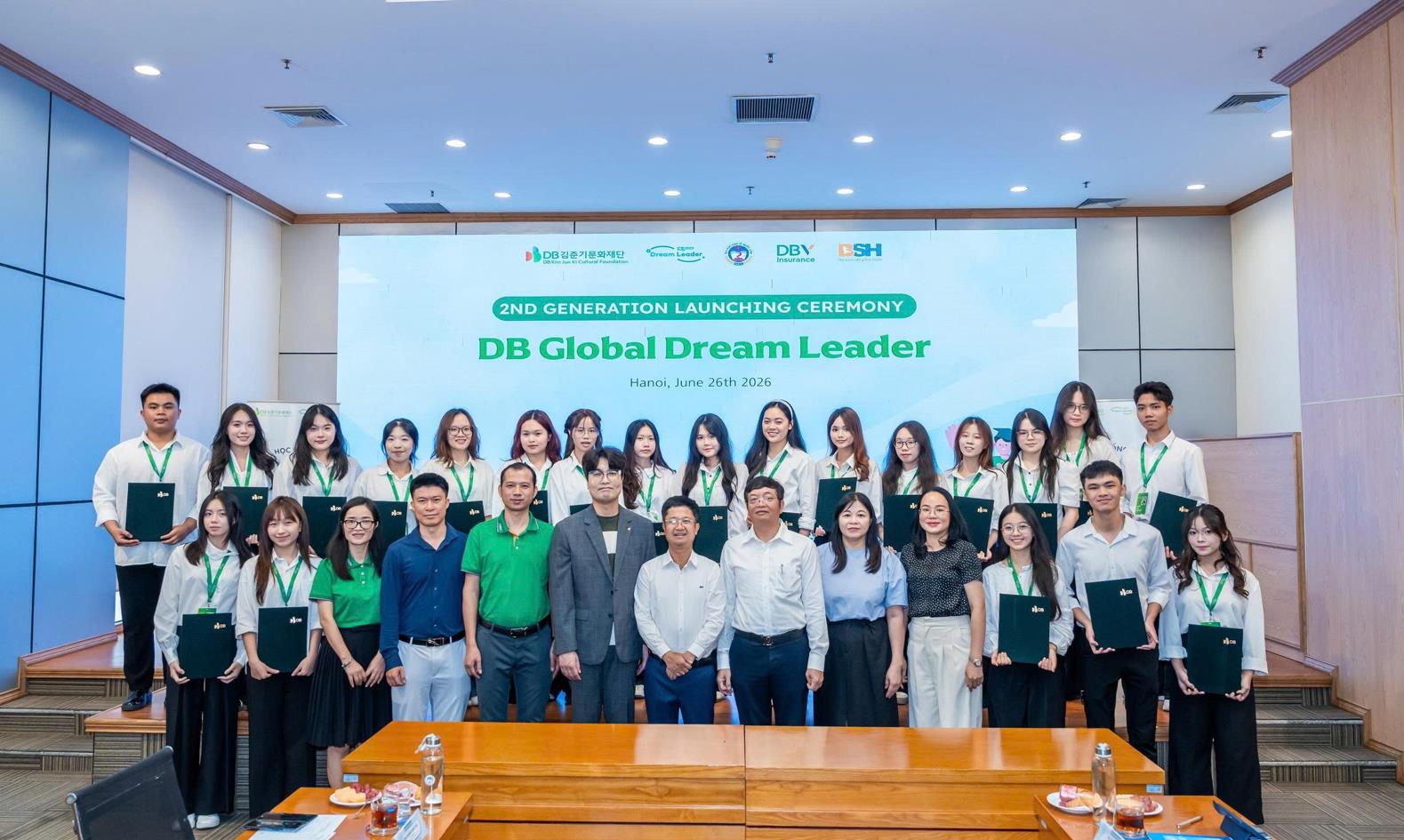 Lễ khởi động học bổng DB Global Dream Leader m&ugrave;a 2 tại Đại học Kinh tế Quốc d&acirc;n - Ảnh 1.