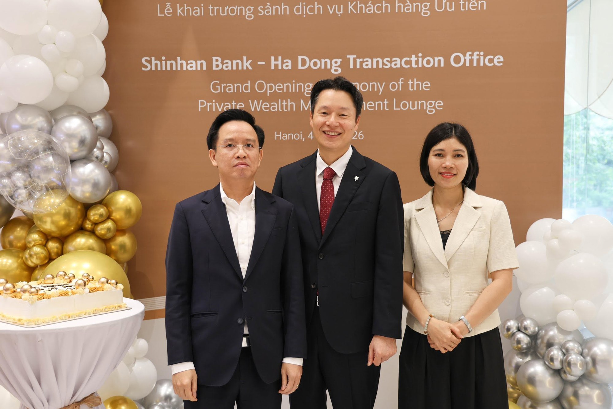 Một ng&agrave;y của sinh vi&ecirc;n Trường Đại học Trưng Vương: &ldquo;Học đi đ&ocirc;i với h&agrave;nh&rdquo; trong hệ sinh th&aacute;i Hồ Gươm diễn ra như thế n&agrave;o? - Ảnh 4.