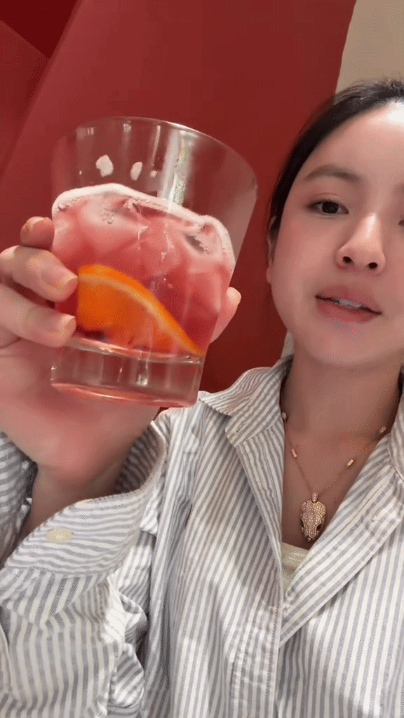 Chu Thanh Huyền l&ecirc;n clip ch&ecirc; thẳng qu&aacute;n c&agrave; ph&ecirc; b&aacute;n đắt, 60.000/ cốc nước &iacute;t đ&aacute; nhiều: V&igrave; sao g&acirc;y tranh c&atilde;i?- Ảnh 1.