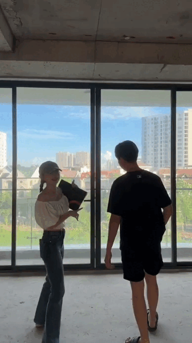 C&ocirc; d&acirc;u viral TikTok khoe nh&agrave; t&acirc;n h&ocirc;n mới tậu: C&oacute; thang m&aacute;y l&ecirc;n tận cửa, view tầng thượng nh&igrave;n thẳng Landmark 81 - Ảnh 5.